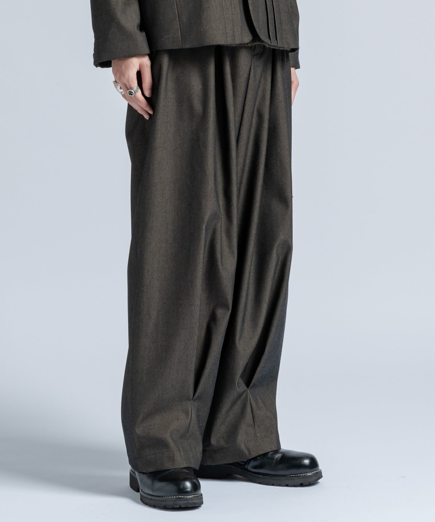 Wool gabardine tapered slacks